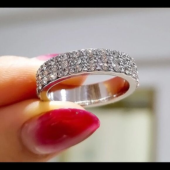 💎A053💎 *NEW LUXURIOUS ETERNITY DIAMOND WEDDING BAND - Picture 1 of 8